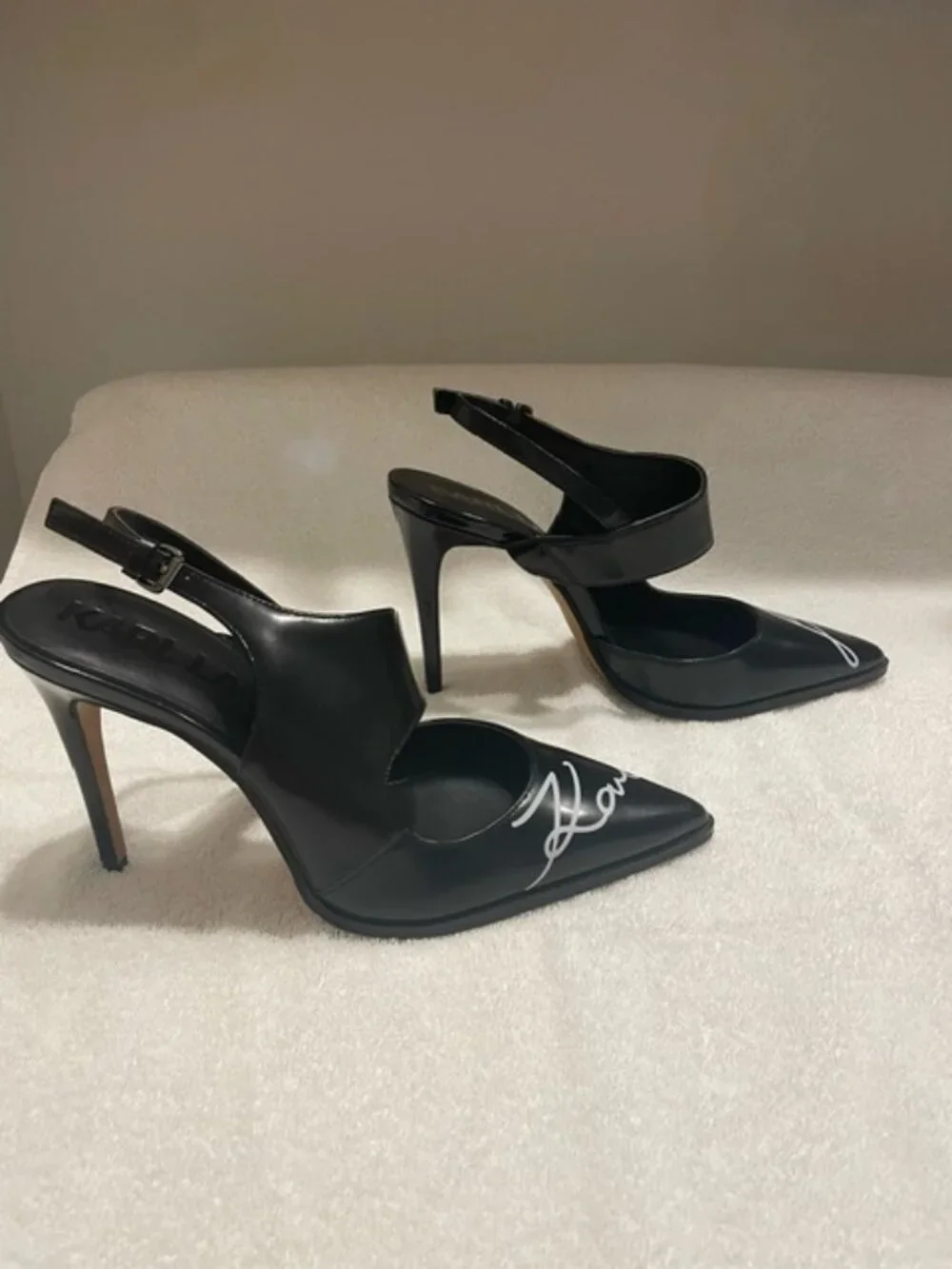 KARL LAGERFELD PARIS Black Pointed Toe White Logo Leather Slingback Pumps 7.5